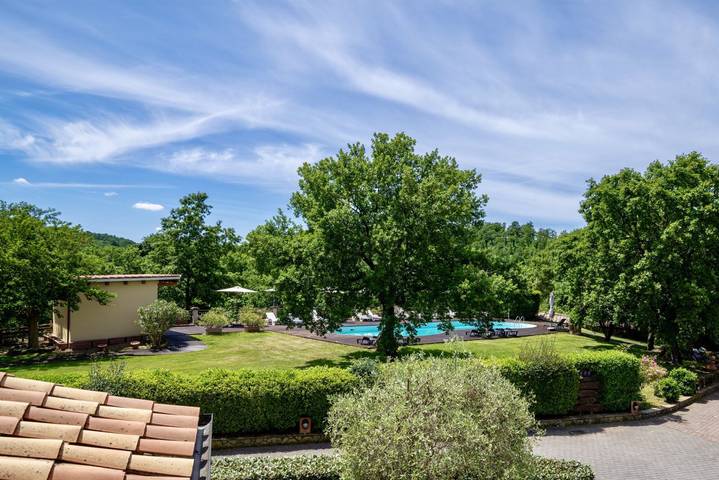 Appartamento per 4 persone, con balcone e piscina nonché balcone/terrazza in Sorano