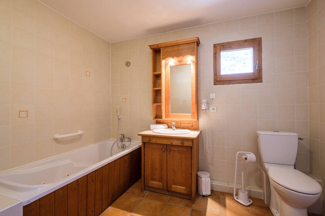 Entire apartment, Les Balcons de Val Cenis Village in Lanslevillard, Saint-Jean-de-Maurienne region