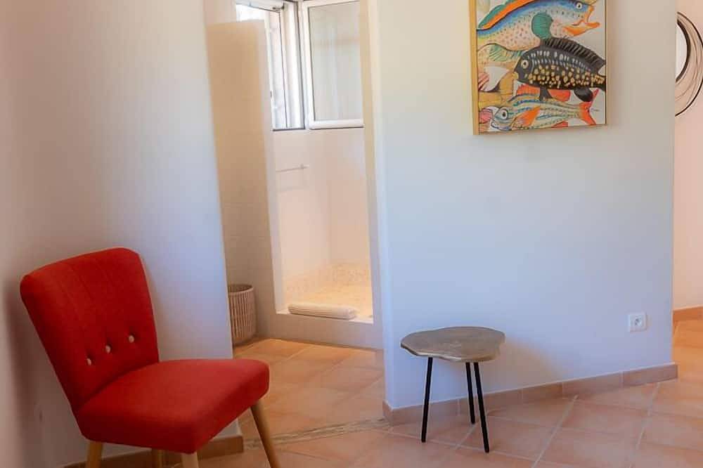 Villa Proche Des Plages Piscine Chauffee Au Calme Vue Degagee in Porto-Vecchio, Arrondissement de Sartène