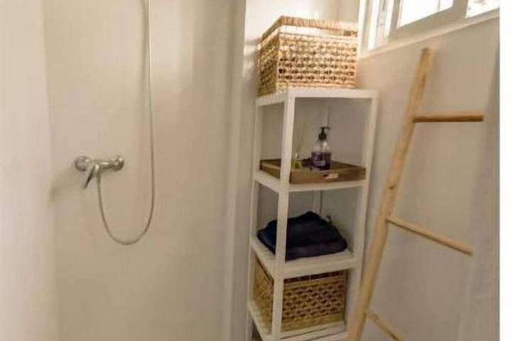 Apartamento entero, Sayalonga Studio ~ Terrace & Fast WiFi in Sayalonga, Costa del Sol