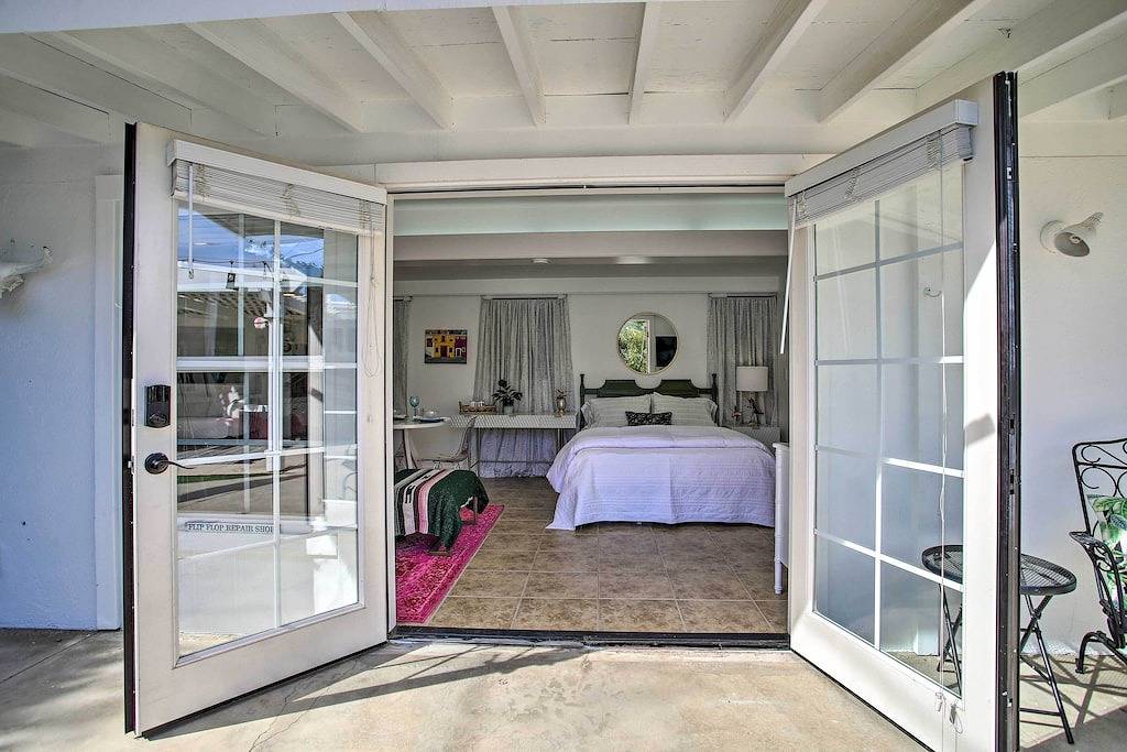 Ganze Wohnung, Neu! Palm Desert Casita mit Pool - 1 Mi. nach El Paseo in Palm Desert, Coachella Valley