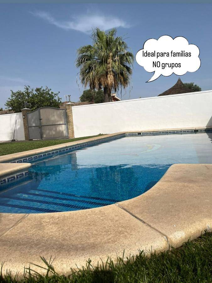 Casa de vacaciones para 6 personas, con vistas además de jardín y piscina - 1