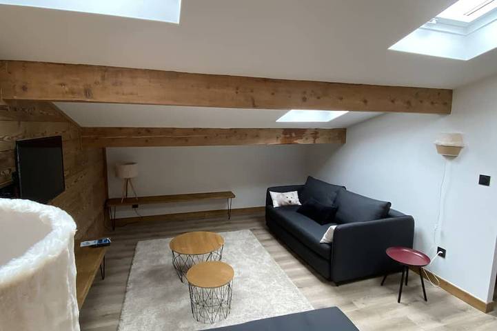 Gîte pour 6 personnes, avec jardin et balcon à Sarcenas