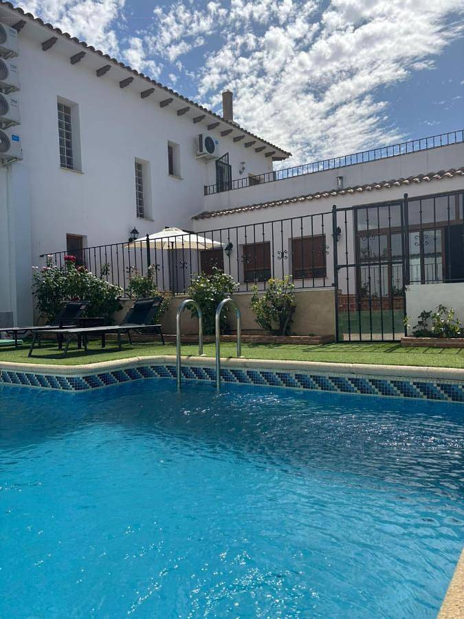 Casa rural para 16 personas, con jardín además de piscina y vistas, Familias con niños en Provincia de Ciudad Real - 2