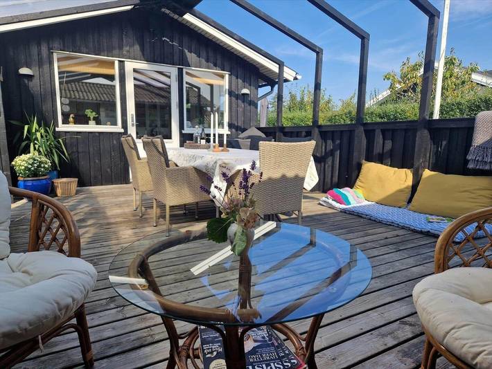 Ferienhaus für 3 Personen, mit Terrasse in Høll
