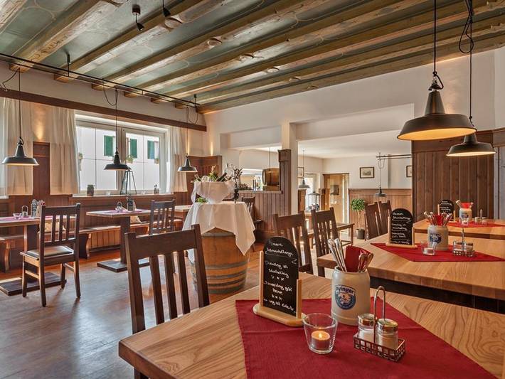 Landhotel zum Metzgerwirt - Doppelzimmer (Nr. 1, 2, 3, 4, 9) in Bad Bayersoien, Bayerische Alpen