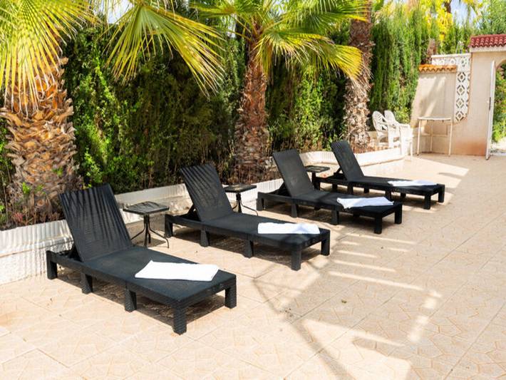 Gîte pour 6 personnes, avec balcon ainsi que piscine et jardin, adapté aux familles dans Playa Flamenca - 2