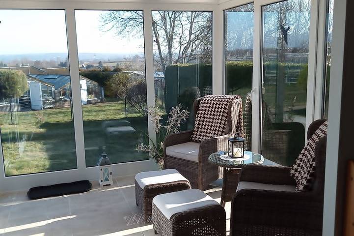 Bungalow mit Wintergarten,Terrasse,Grillplatz und Garten, Haustier willkommen in Niederwiesa, Chemnitz und Umgebung