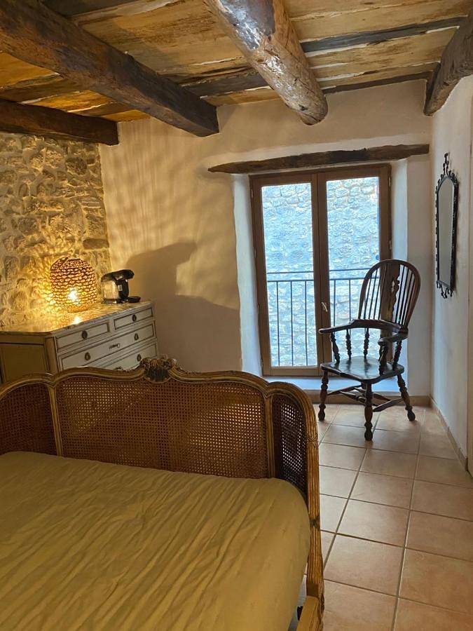 Room in Medieval Cereste in Céreste, Parc naturel régional du Luberon