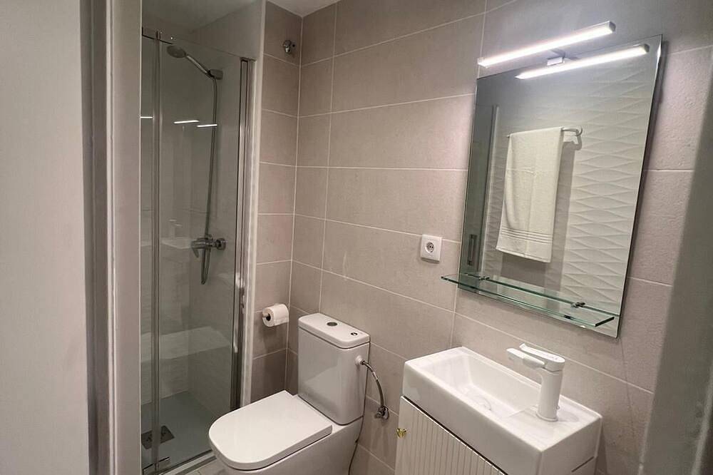Sant Marti Bed 6 in Central Lloret de Mar, Lloret de Mar