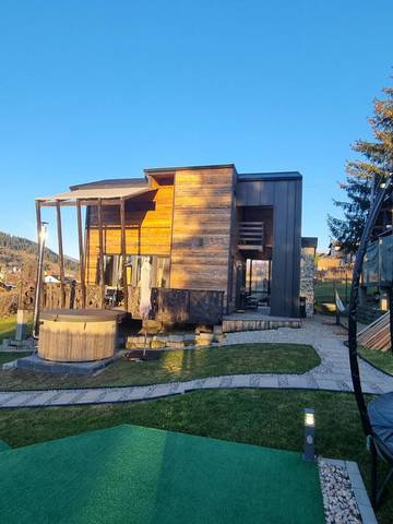 Gîte pour 6 personnes, avec jardin ainsi que bassin pour enfant et jacuzzi dans Dorna-Arini