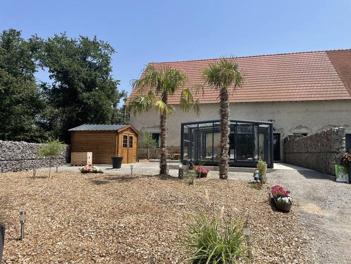Gîte pour 6 personnes, avec jardin ainsi que terrasse et jacuzzi en Auvergne - 4