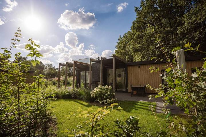 Vakantiewoning voor 4 personen, with Whirlpool and Terras as well as Tuin and Zwembad in Markelo