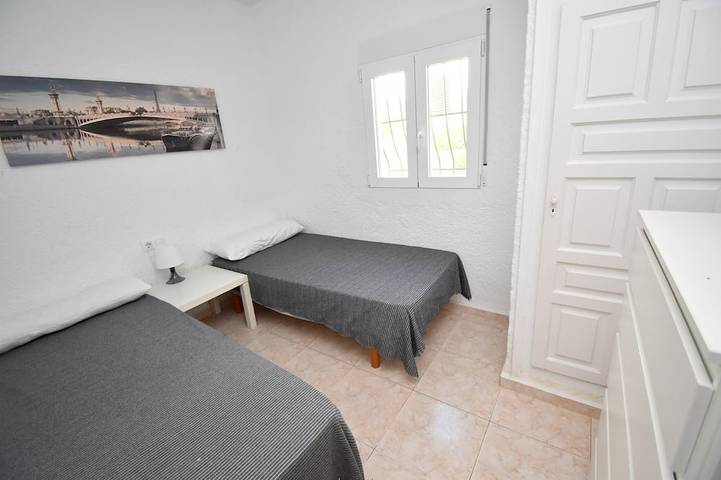 Bungalow für 6 Personen, mit Garten und Pool sowie Kinderpool und Terrasse in Jávea - 3