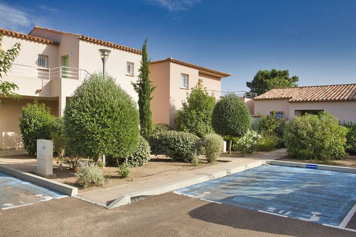 Gîte pour 4 personnes, avec terrasse et piscine à Lecci - 3