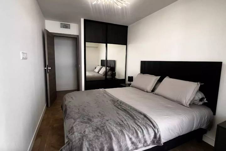 Gîte pour 4 personnes, avec balcon dans Plage de Juan-les-Pins - 2