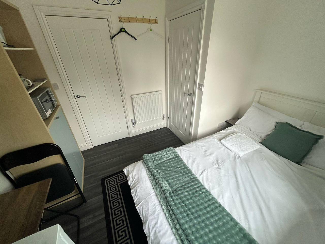 Entire studio, Private Room, Sleeps 2 with Ensuite & Parking in Birmingham, Birmingham Area