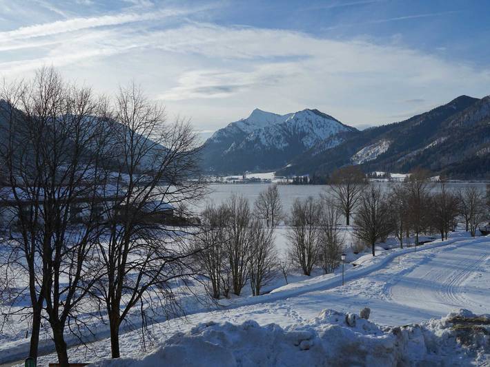 Ferienwohnung für 2 Personen, mit Balkon und Garten sowie Seeblick und Ausblick am Schliersee