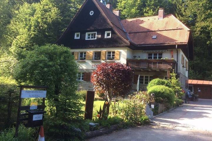 Ferienwohnung für 4 Personen, mit Terrasse und Garten sowie Sauna in Lindberg