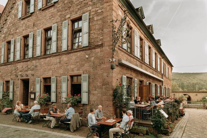 Hotel für 3 Personen, mit Terrasse in Gemünden am Main