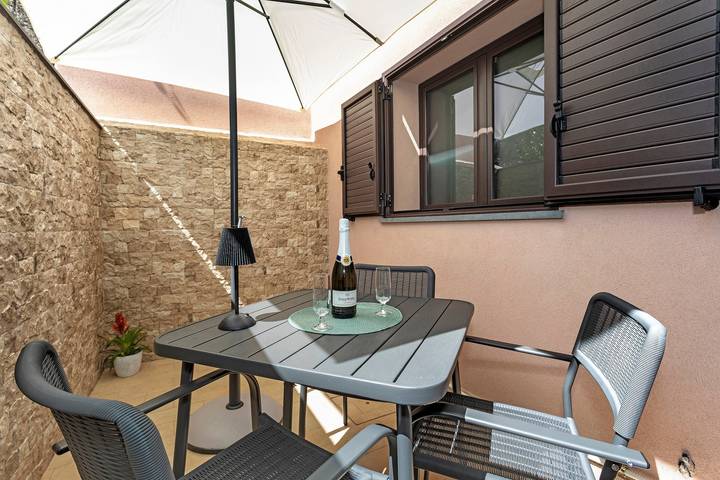 Ganze Wohnung, Apartment 'Perla Dell'Etna - Piano Terra' mit Gemeinschaftsterrasse, Wlan und Klimaanlage in Zafferana Etnea, Ätna