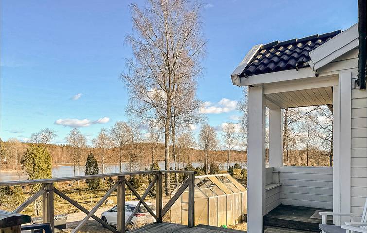 Hus för 4 Personer med trädgård in Västergötland