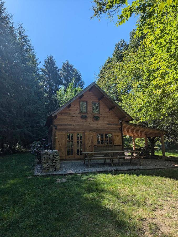 Gîte pour 4 personnes, avec jardin, animaux acceptés dans Saint-Aquilin-de-Corbion