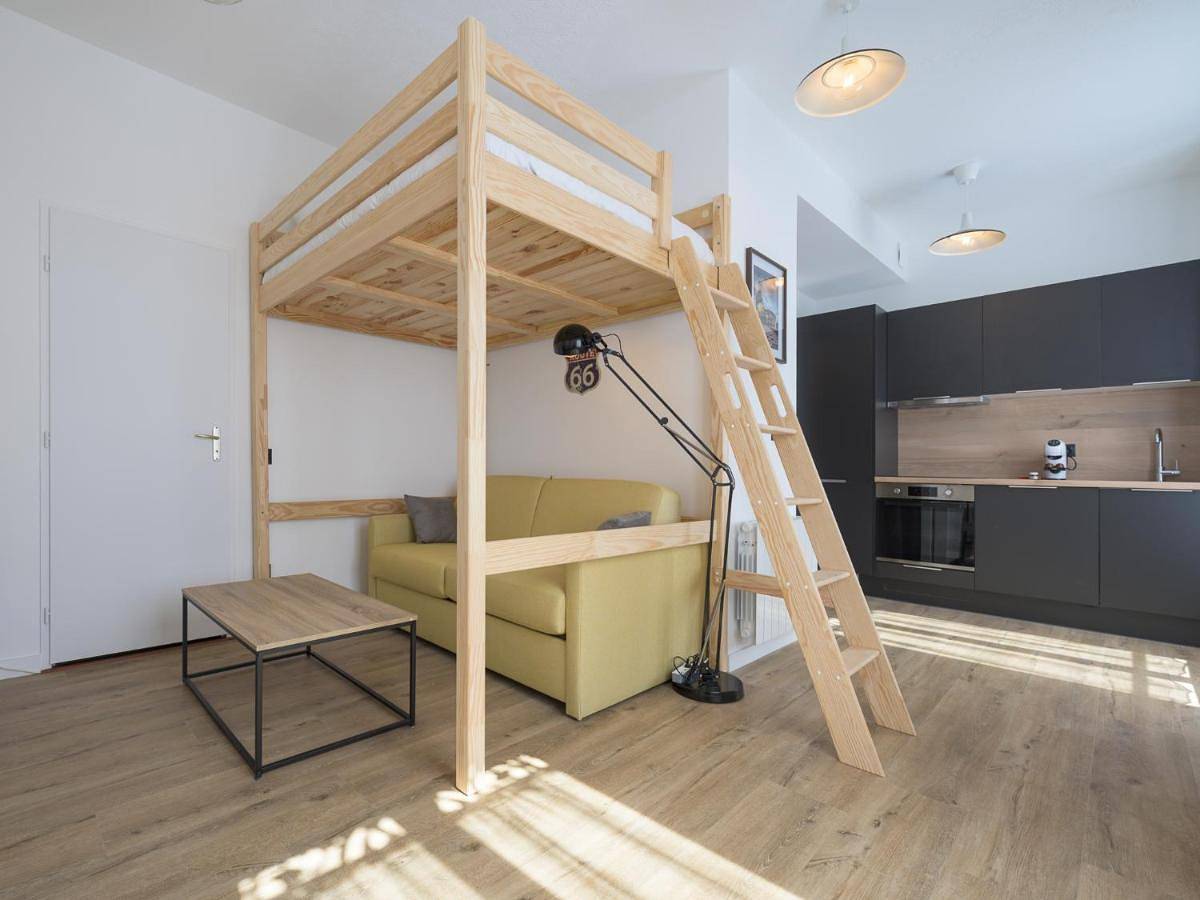 Appartement entier, Studio refais à neuf proche Gare Oullins, Sanofi, A7 in Oullins, Lyon et ses environs