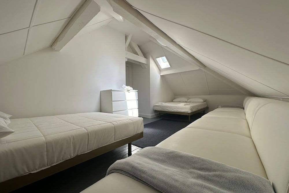 Ganze Wohnung, Beautiful penthouse apartment in Geneva Veyrier Salève in Genfer See