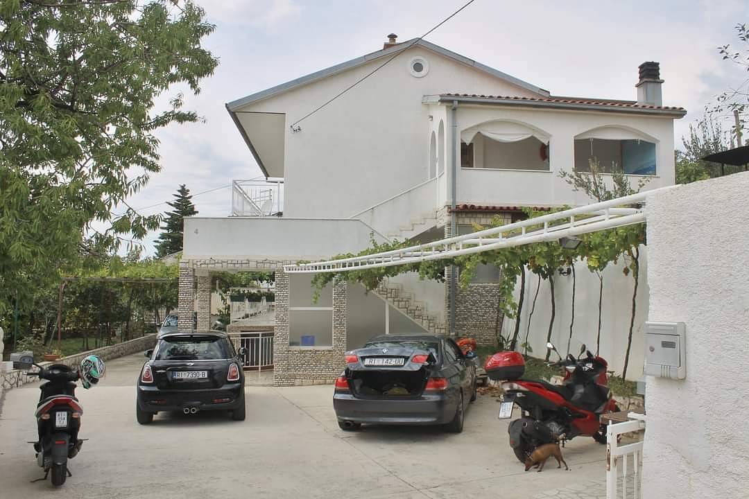 Ganze Wohnung, 2-Zimmer-Ferienwohnung mit Balkon Novi Vinodolski A-22393-a in Novi Vinodolski, Primorje-Gorski Kotar