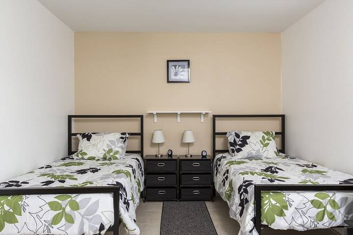 Vacation rental for 4 people, with terrace in Port Charlotte