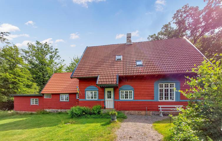 Hus för 8 Personer med trädgård in Kronobergs