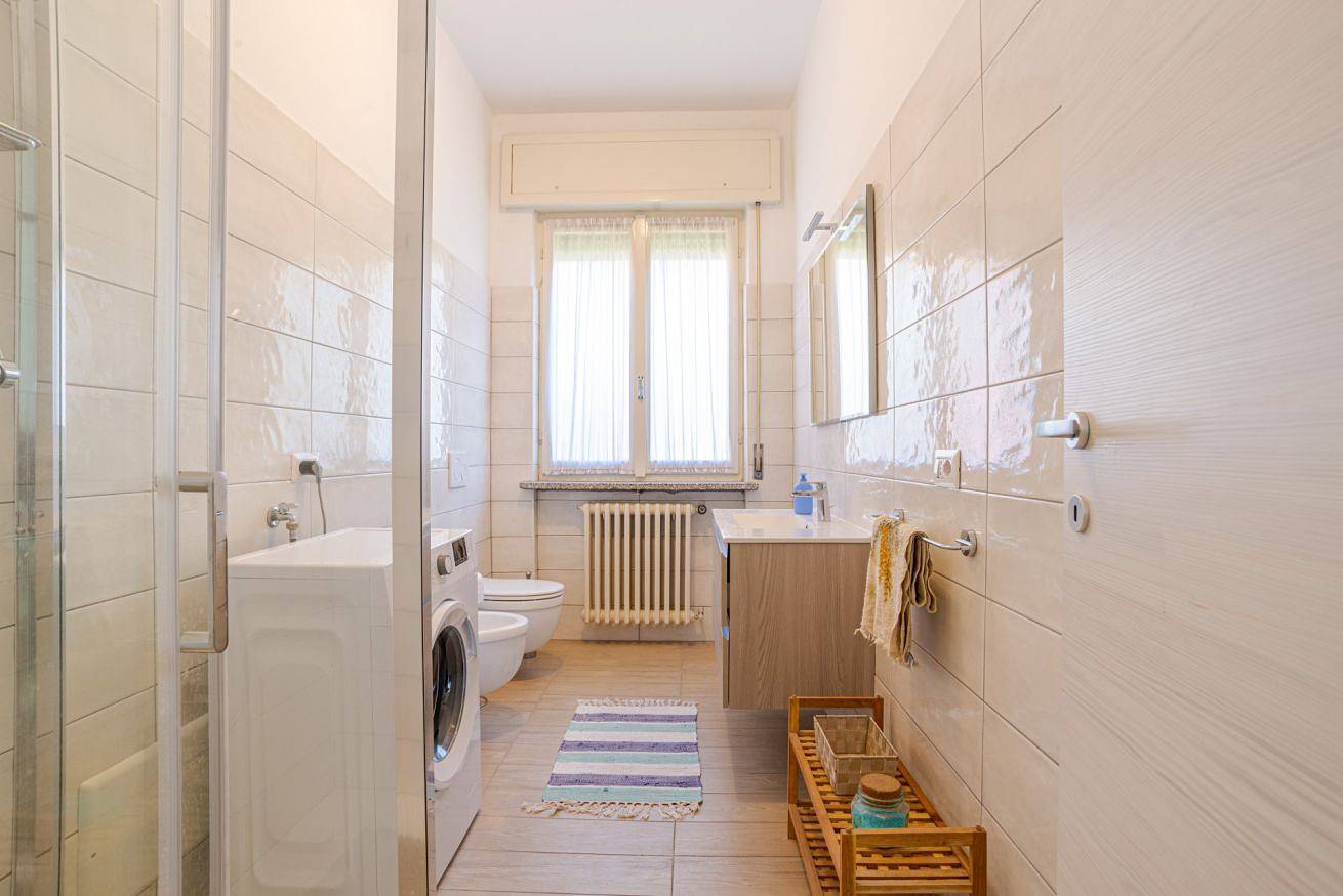 Ganze Wohnung, Ferienwohnung für 2 Personen mit Balkon/Terrasse in Lierna, Westliche Bergamo-Alpen