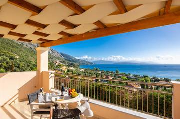 Villa für 8 Personen in Mparmpati, Korfu, Bild 3