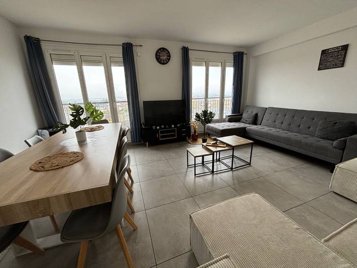 Location de vacances pour 9 personnes, avec balcon dans la Sarthe