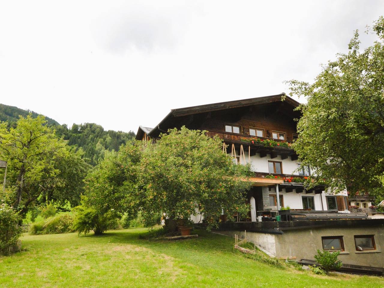 Ganze Wohnung, Zentral gelegene charakteristische und moderne in Bramberg am Wildkogel, Pinzgau
