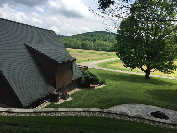 Log cabin for 22 people, with yard and hot tub - 1
