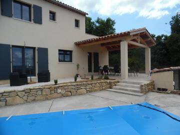 Chambre d’hôte pour 2 personnes, avec vue ainsi que piscine et jardin à Bonnieux