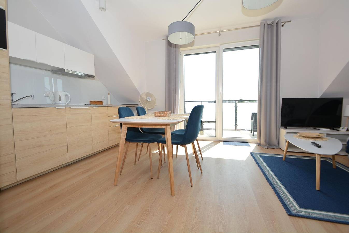 Hel ferieleilighet, Alvista Apartments with sea view in Trippelbyen