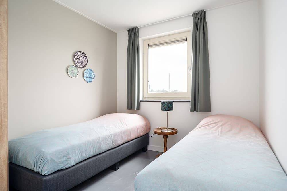 Übernachten Sie in unserem Doppelhaus-Bungalow Anker 8 Wellness, der mit einer Sauna, einem Whirlpool und einer Sonnendusche ausgestattet ist. in Akkrum, Friesland