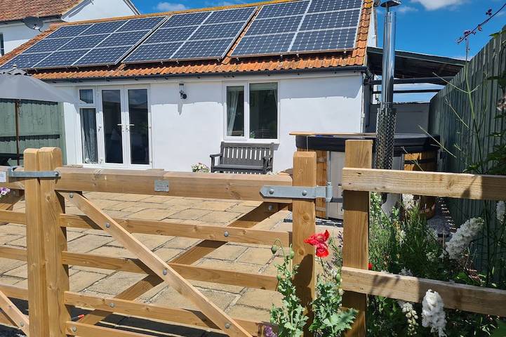 Cottage for 4 people, with garden and hot tub in Somerset