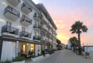 Hôtel pour 5 personnes, avec vue et balcon à Cupra Marittima