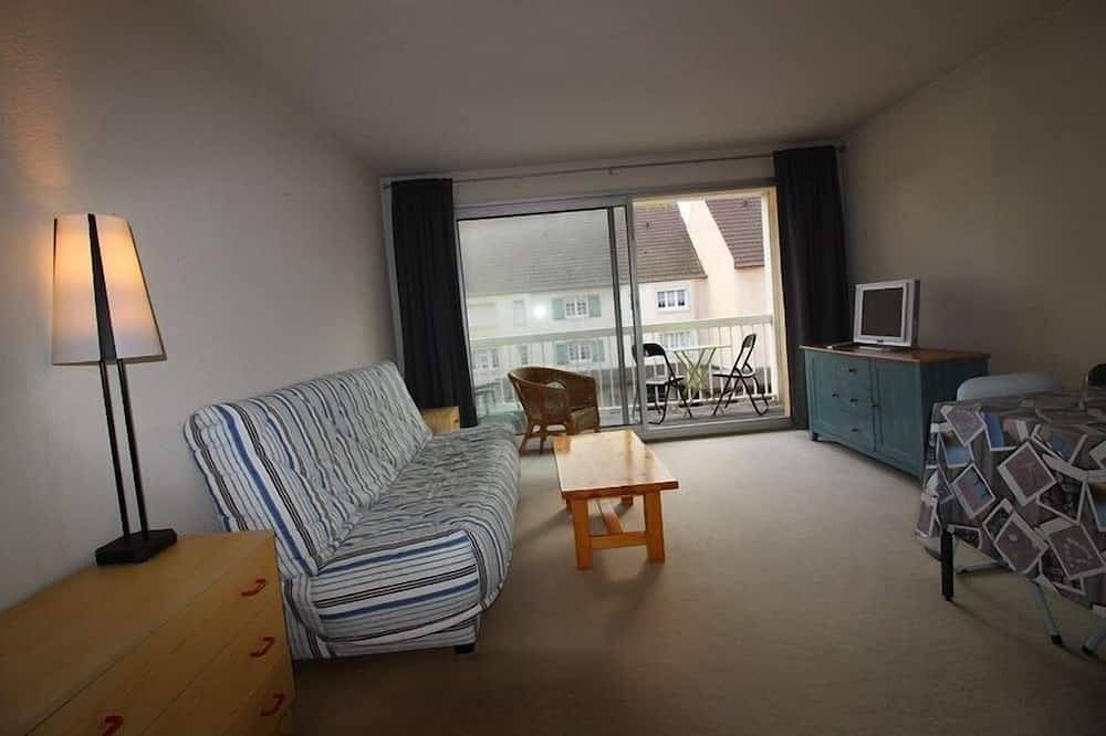 Apartamento entero, Estudio cabina con balcón, 4 personas en el corazón de la ciudad y cerca de la arena caliente in Hardelot Plage, Neufchâtel-Hardelot
