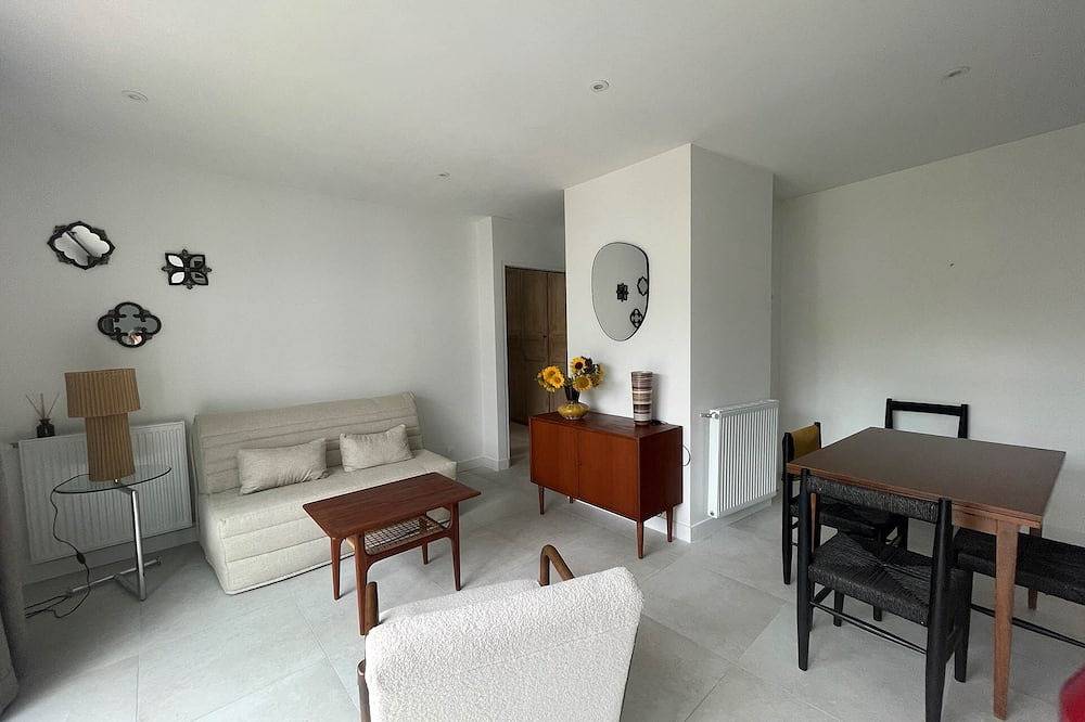 Apartamento entero, Le Bono private home in Bono, Côte des Mégalithes
