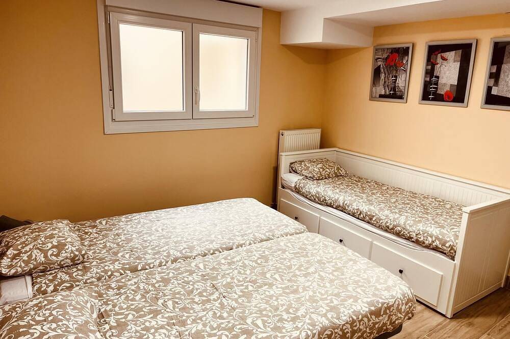 Entire apartment, Apartamentos San Nicolas in Logroño, La Rioja Province