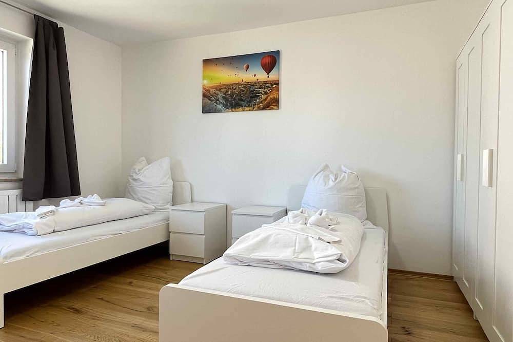 Ganze Wohnung, Moderne Monteurwohnung mit Balkon in Schwandorf, Ostbayern