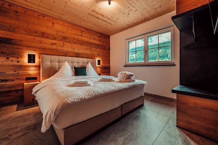 Ganze Wohnung, Forestum - Black Forest Luxury Apartments - Apartment Rothirsch mit Sauna in Menzenschwand-Vorderdorf (St. Blasien), St. Blasien