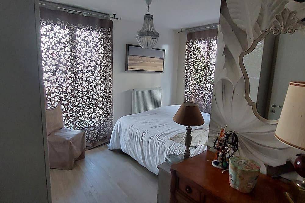 Appartement entier, Very bright terrace apartment with secured parking in Châtenay-Malabry, Hauts-de-Seine