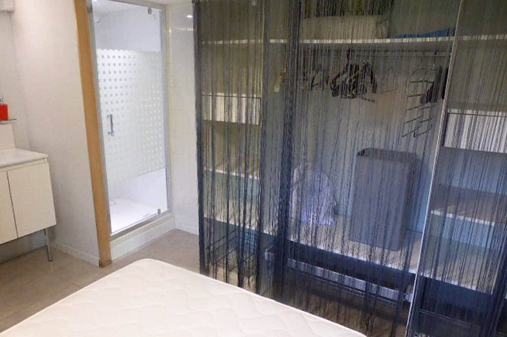 Entire apartment, Gite for 2 persons in Latresne, Bordeaux region
