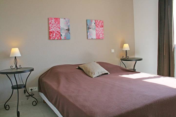 Location de vacances pour 8 personnes, avec jardin et terrasse, animaux acceptés à Saint-Michel-d'Euzet - 3